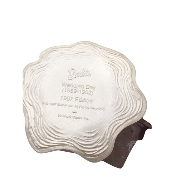 Hallmark Ornament Barbie ONLY Wedding Day 1959-1962 Brunette Christmas 1997 Ed V - Picture 3 of 3